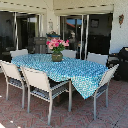 Maison Face A La Villa