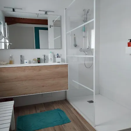 Willa Maison Face A La