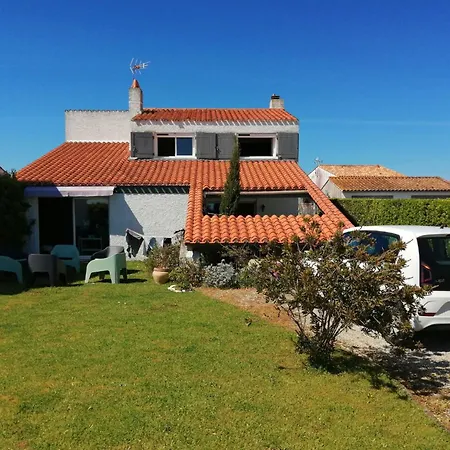 Maison Face A La Villa *